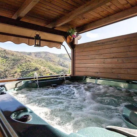 Апартаменты Elegant In With Jacuzzi *